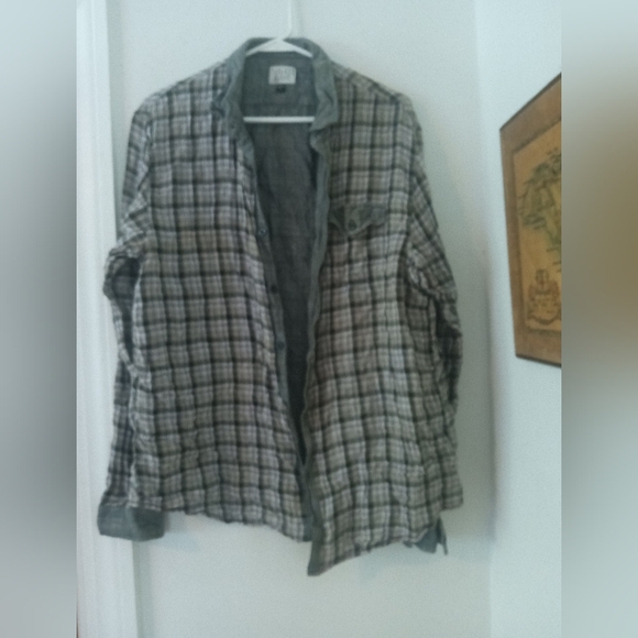 A men's long sleeve shir - Picture 1 of 4